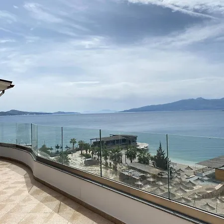 Flat In アパート Sarandë